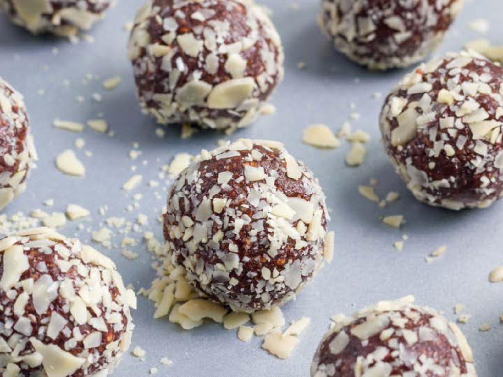 chocolate-oat-balls-recipes-health-journal