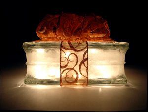 lighted-gift-1-680089-m