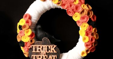 DIY Trick Or Treat Wreath